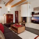 بيت للعطل Wunderschoene Ferienvilla Vlastelini By Interhome *