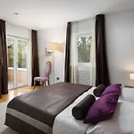 Wunderschoene Ferienvilla Vlastelini By Interhome *