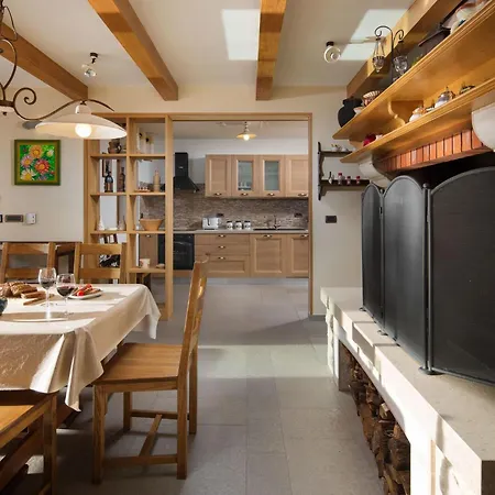 펜션 Wunderschoene Ferienvilla Vlastelini By Interhome