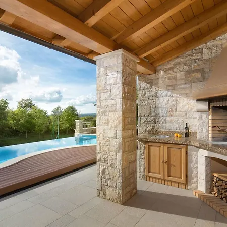 Wunderschoene Ferienvilla Vlastelini By Interhome * Krapan