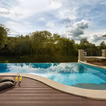 Wunderschoene Ferienvilla Vlastelini By Interhome Tatil Evi Krapan